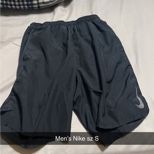 Men’s Black Nike shorts size small